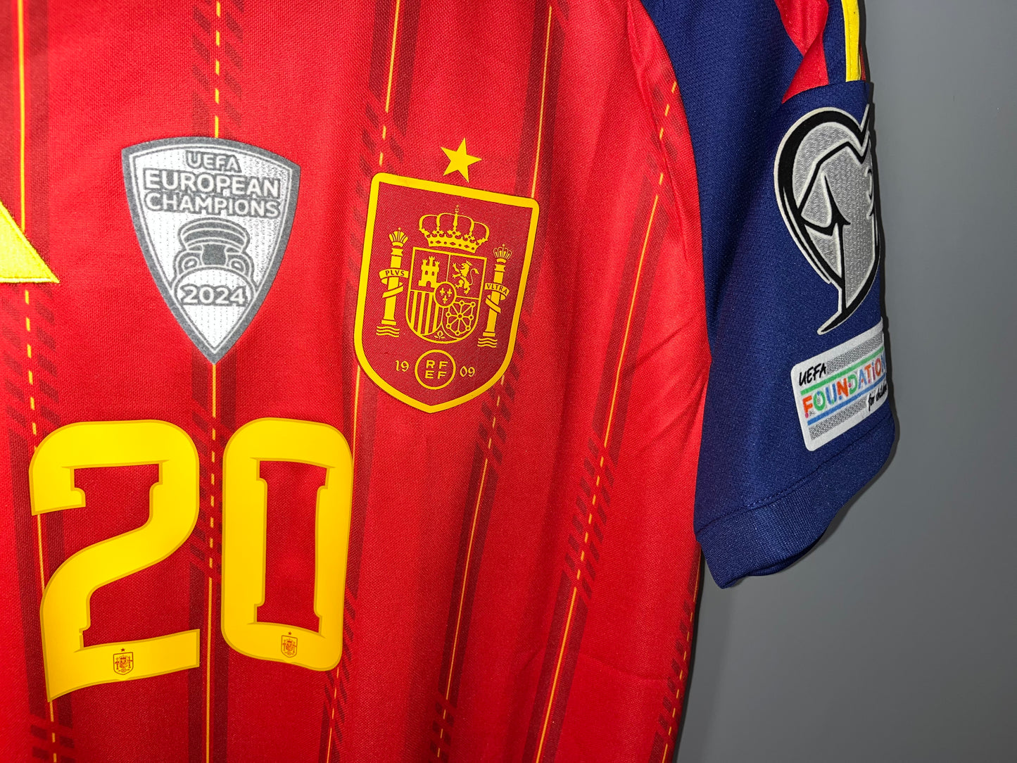Spain 26-27 Home Pedri #20 Lamine Yamal #19