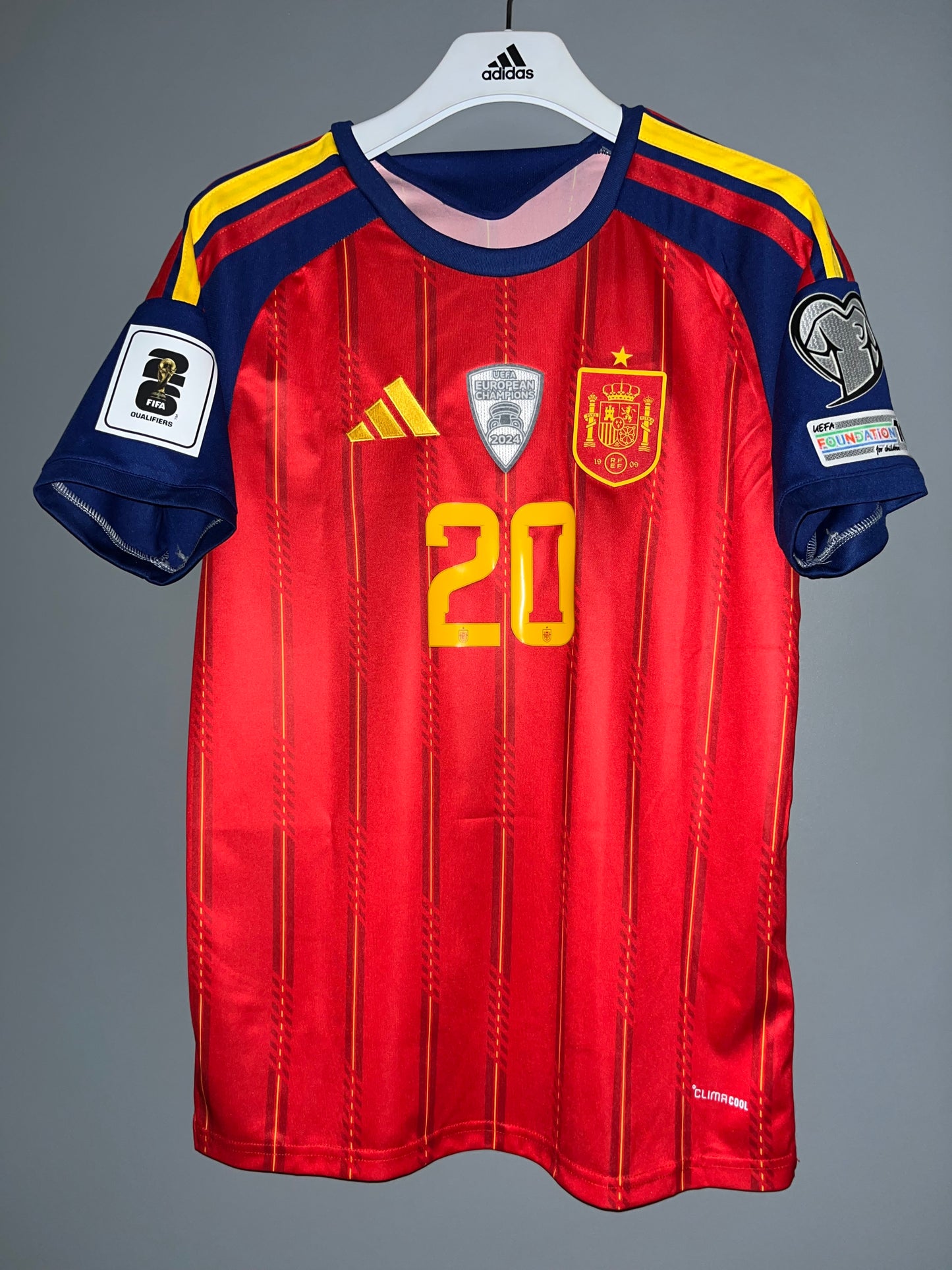 Spain 26-27 Home Pedri #20 Lamine Yamal #19