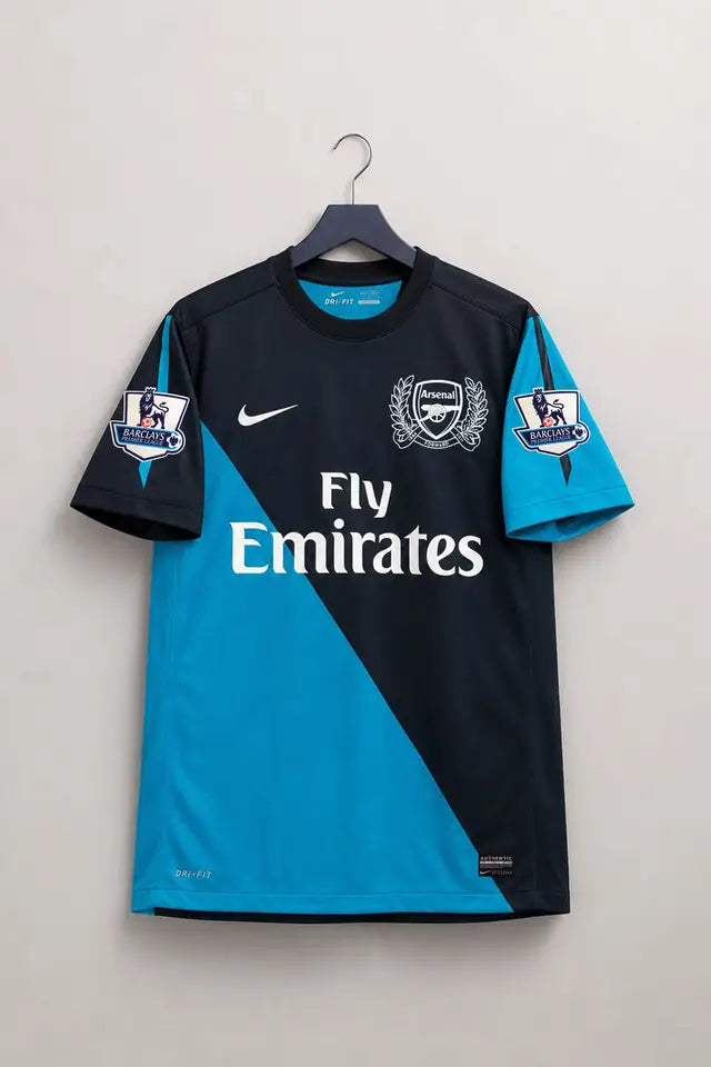 ARSENAL 2011 AWAY VAN PERSIE 10
