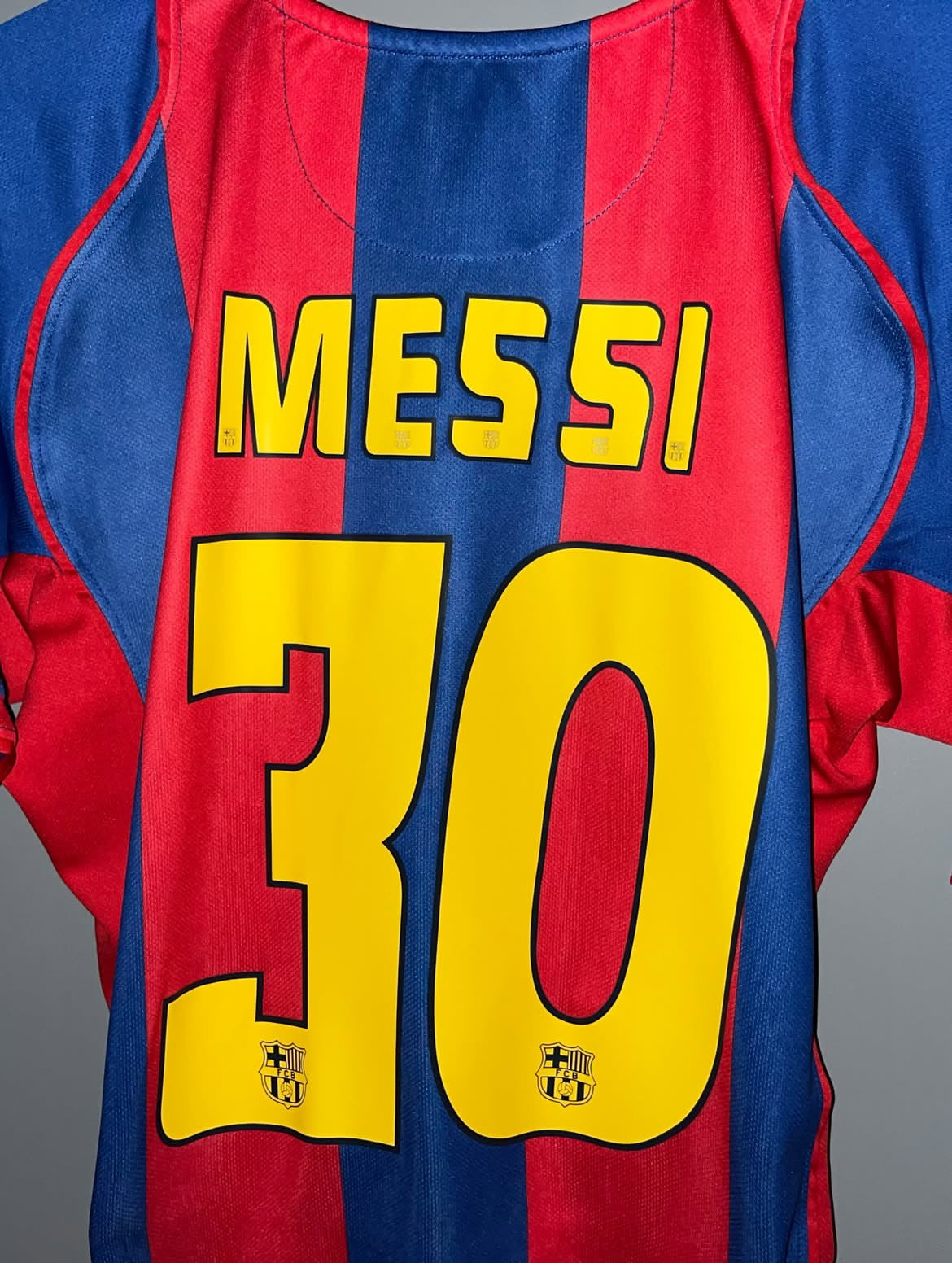 Lionel Messi #30 FC Barcelona Home Jersey 2004/05 – Retro Football Shirt